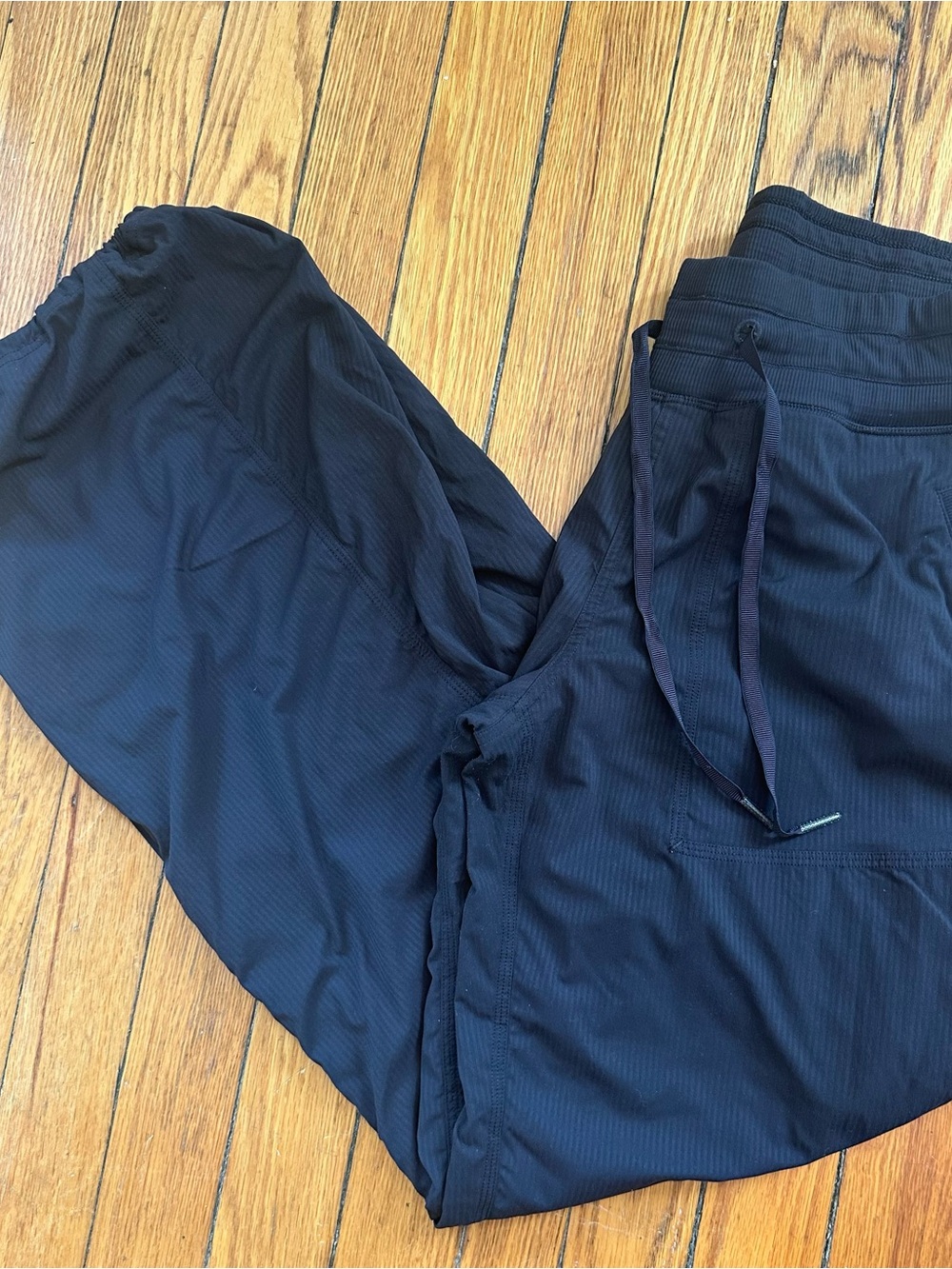 Lululemon Dance Studio Jogger Pants Black Size 8 Mid-Rise Lightweight Athleisure - Picture 6 of 6